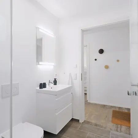 Beautiful In Lembruch-dmmer See With 2 Bedrooms, Wifi And Indoor Swimming Pool Apartamento