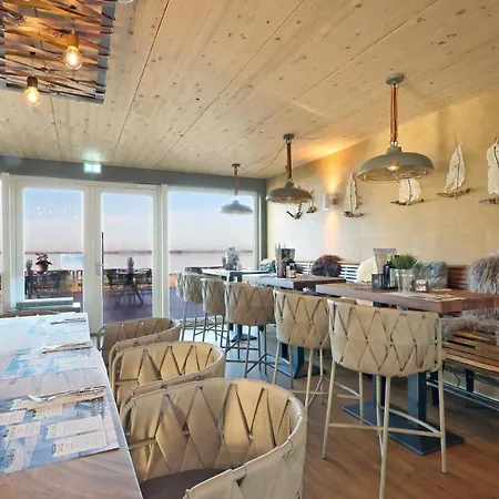 Beautiful In Lembruch-dmmer See With 2 Bedrooms, Wifi And Indoor Swimming Pool Apartamento *
